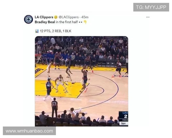 比尔首秀状态火热高效砍下12分带队取胜展现明星风采 比尔首秀状态火热高效砍下12分带队取胜展现明星风采