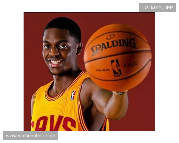 霍勒迪老将风采再现 9投5中三分6中3砍下13分3板3助2断助球队稳定表现